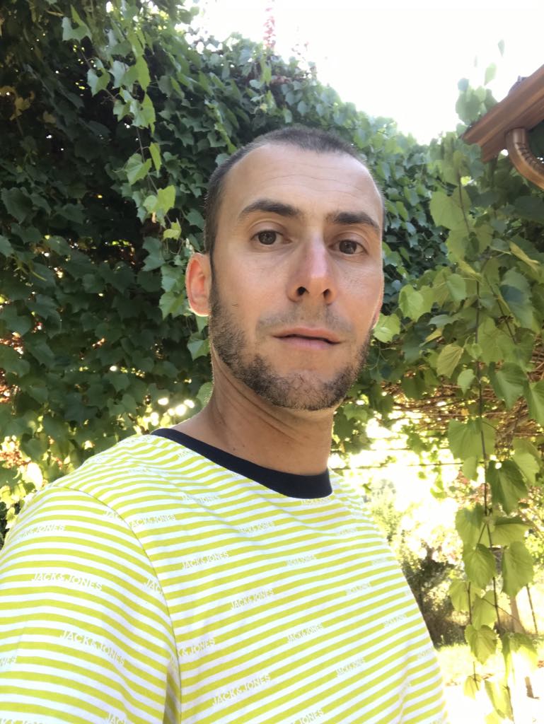 Aladdin - Saint-Goazec - Finistère | Rencontre gay
