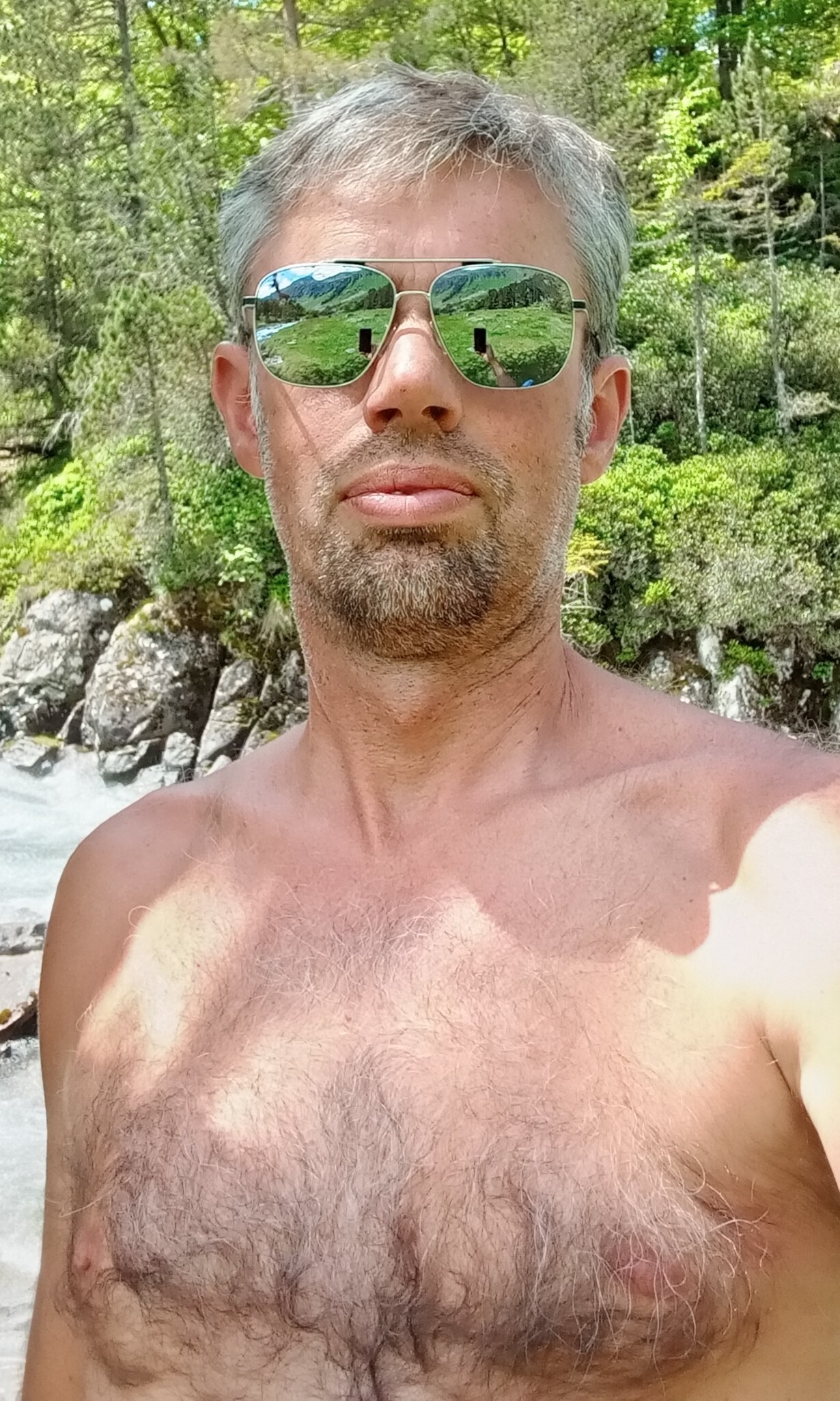 Ilir - Hœdic - Morbihan | Rencontre gay